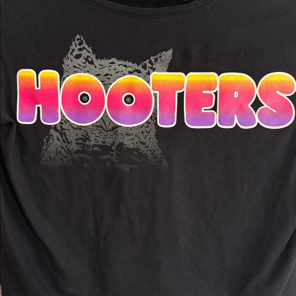 HOOTERS Multicolor Logo Graphic Bella Canvas Black Airlume Jersey Crop Tee XS/Sm - Picture 5 of 7